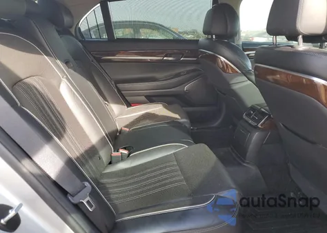 2017 Genesis G90 Premium из США, поврежденный, VIN KMHG34JA2HU034946